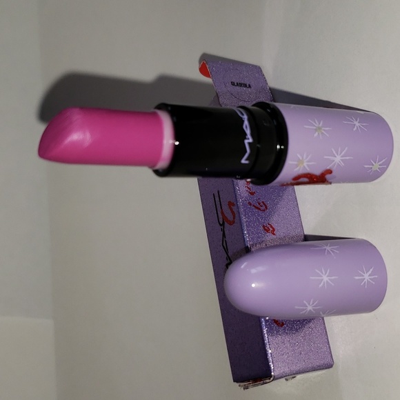MAC Dame Edna Gladiola lipstick - Picture 4 of 8